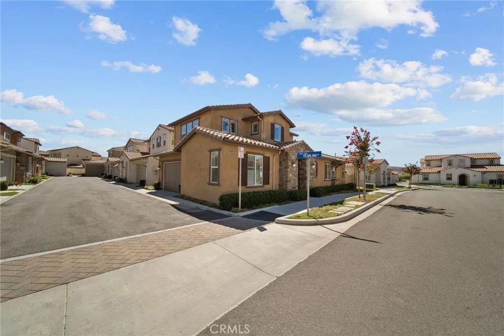 Photo of 27105 Yearling Ln, Saugus, CA 91350 (MLS # SR26179506)
