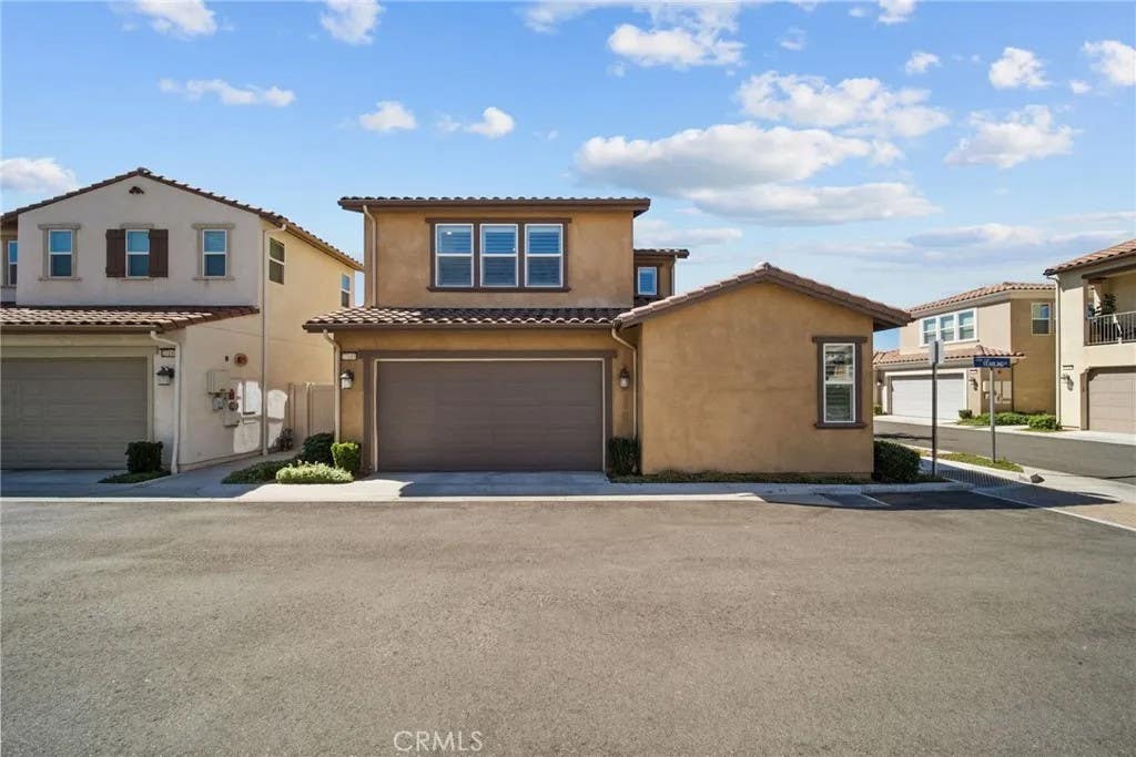Photo of 27105 Yearling Ln, Saugus, CA 91350 (MLS # SR26179506)
