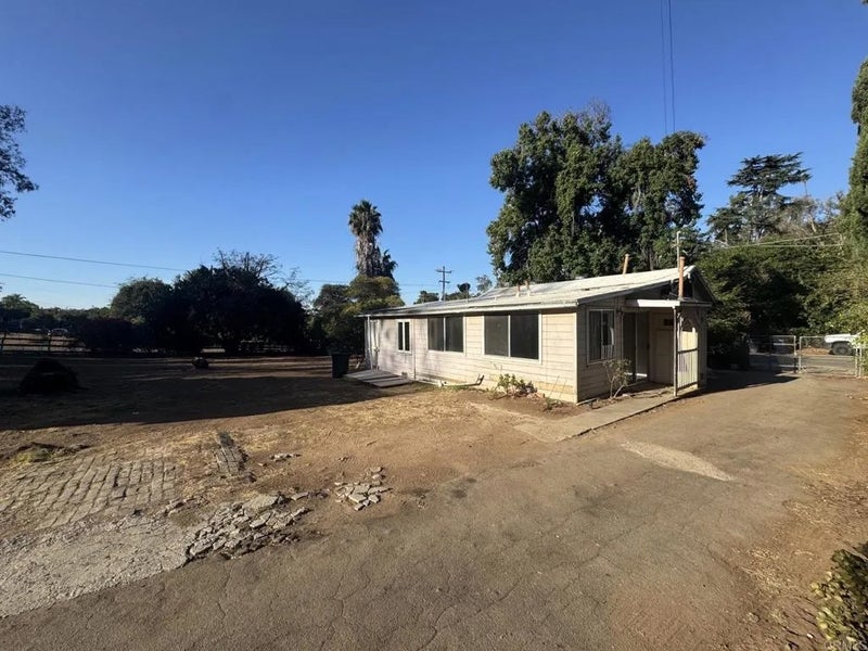 726 Valley Drive