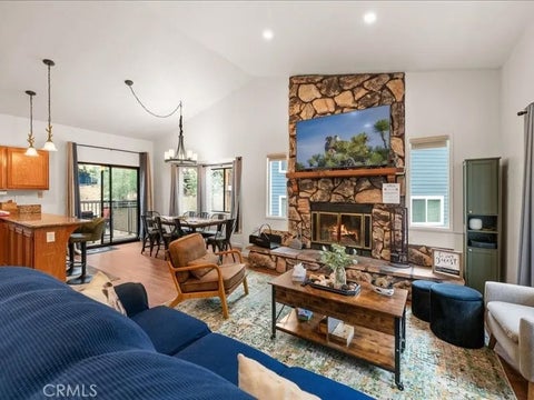 Photo of 820 Villa Grove, Big Bear Lake, CA 92314 (MLS # SR26115511)