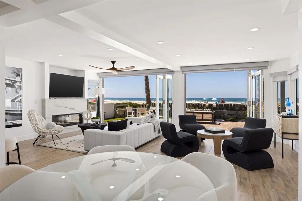 2981 Ocean Front Walk 1