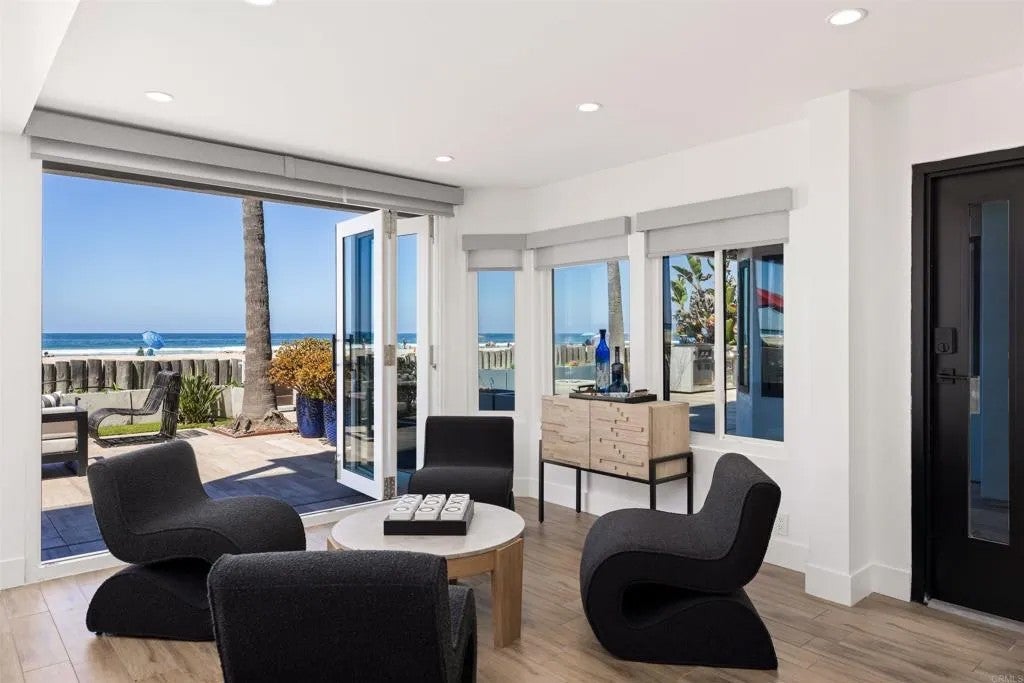 2981 Ocean Front Walk 1