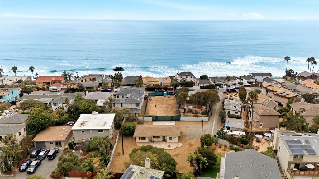 Photo of 1465 Neptune Avenue, Encinitas, CA 92024 (MLS # 260018089)