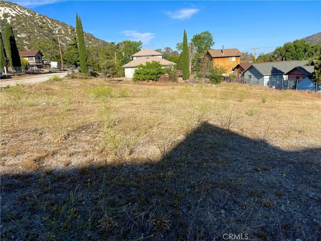4228 N End