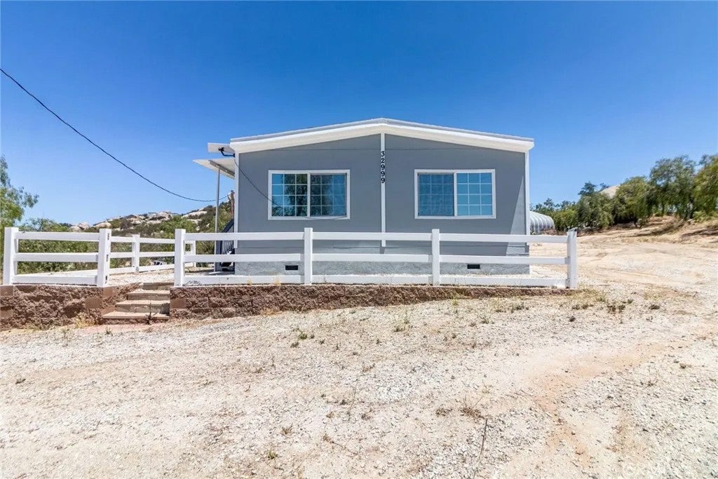 Photo of 32999 Oak Drive, Hemet, CA 92544 (MLS # IV26122098)