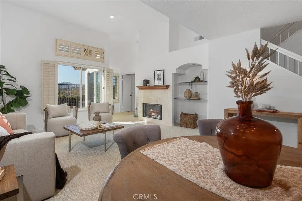 27515 Via Sequoia
