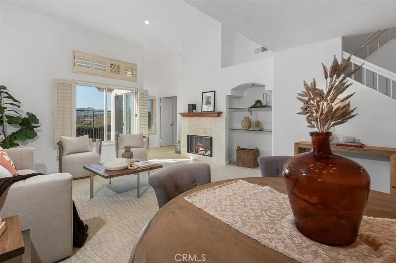 27515 Via Sequoia