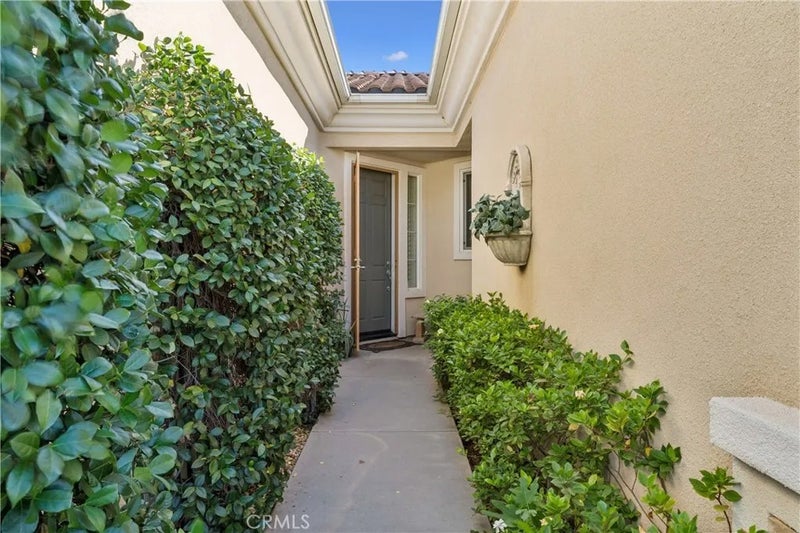 981 Hidden Oaks