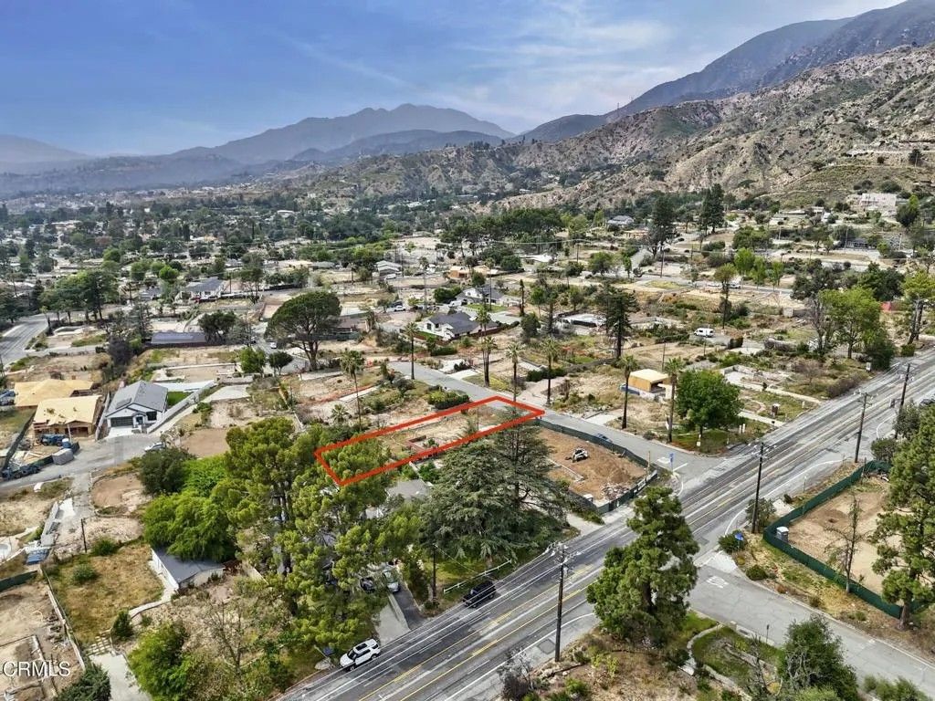 Photo of 592 Sunset Dr, Altadena, CA 91001 (MLS # P1-26680)