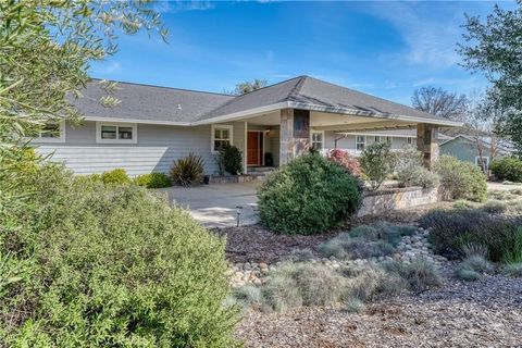 Photo of 1050 Oak Park, Lakeport, CA 95453 (MLS # LC26055846)