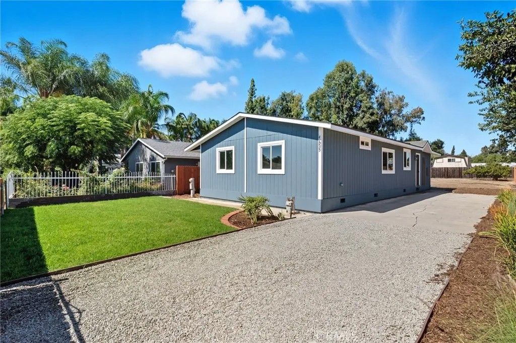 Photo of 41935 Daisy Lane, Murrieta, CA 92562 (MLS # SW25232602)