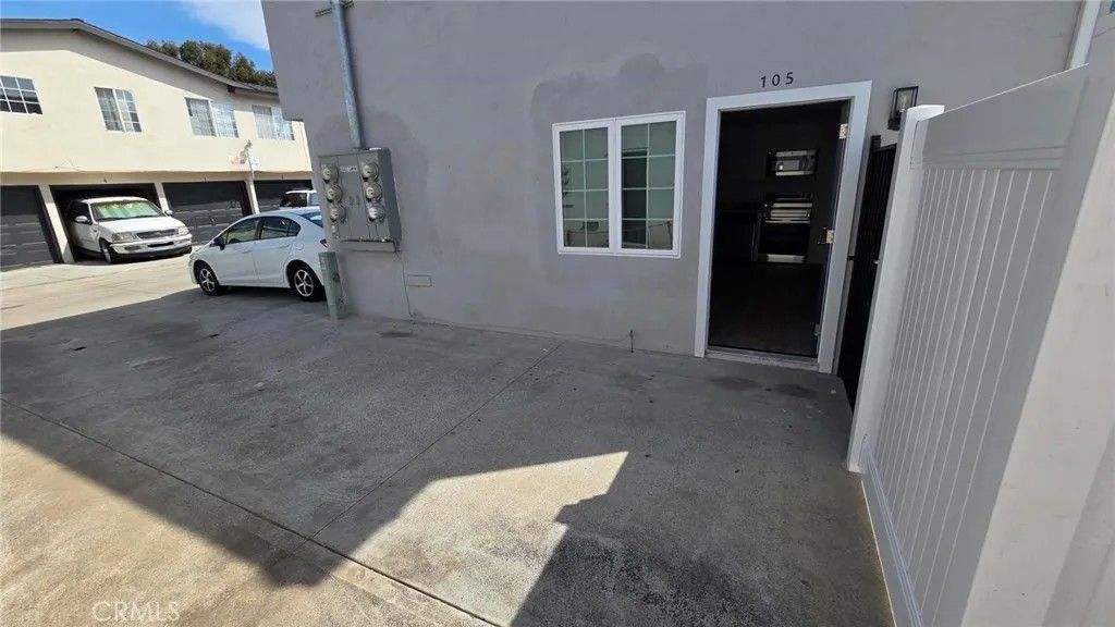 Photo of 988 El Camino Dr #105, Costa Mesa, CA 92626 (MLS # OC26056574)