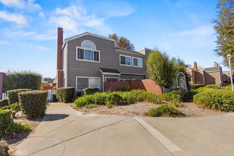 2409 Country Lane