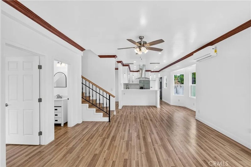 1330 W 48th