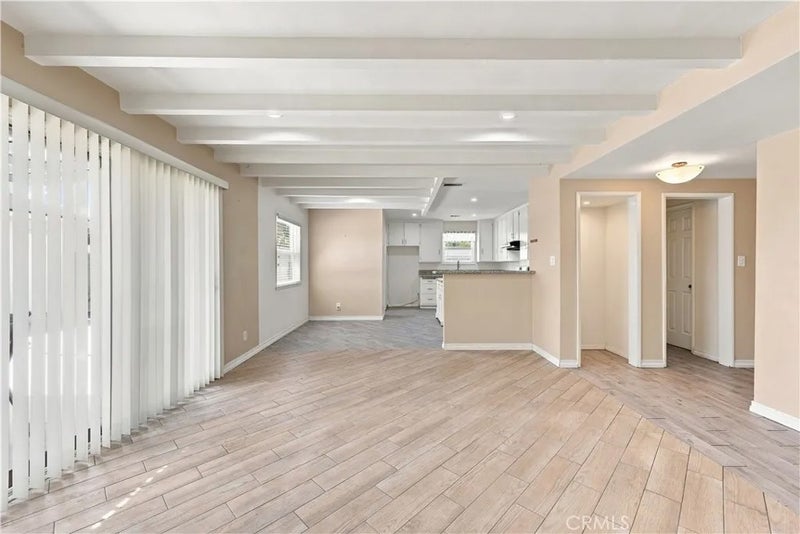 1202 N Ventura