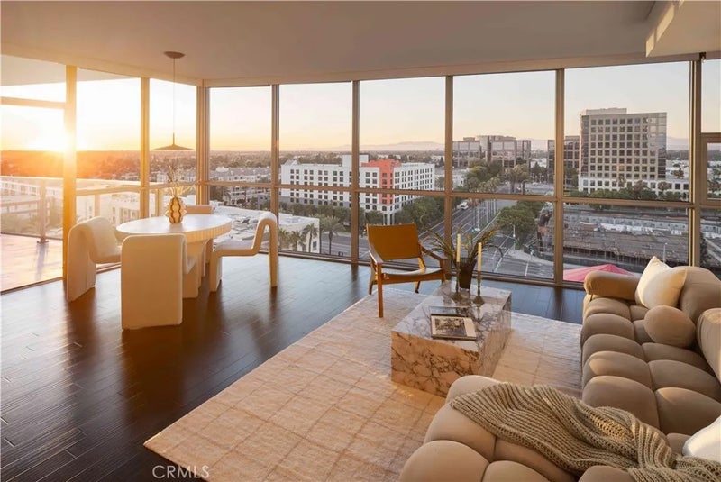 9 MacArthur Place 908