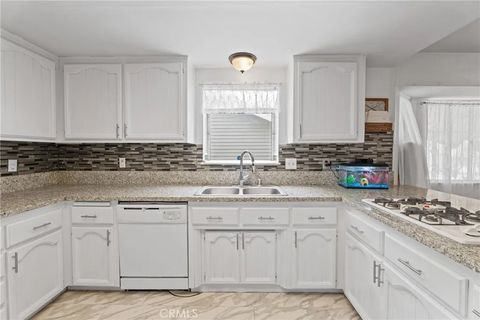 Tiny photo for 14610 Apple Valley, Apple Valley, CA 92307 (MLS # IG25259832)