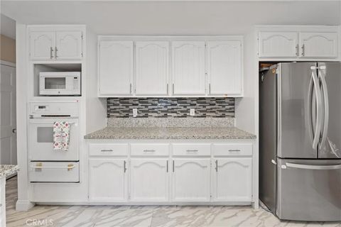 Tiny photo for 14610 Apple Valley, Apple Valley, CA 92307 (MLS # IG25259832)