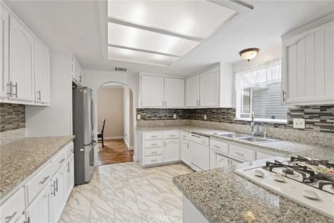 Tiny photo for 14610 Apple Valley, Apple Valley, CA 92307 (MLS # IG25259832)