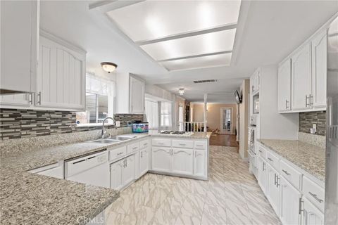 Tiny photo for 14610 Apple Valley, Apple Valley, CA 92307 (MLS # IG25259832)