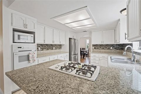 Tiny photo for 14610 Apple Valley, Apple Valley, CA 92307 (MLS # IG25259832)