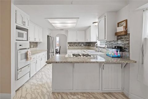 Tiny photo for 14610 Apple Valley, Apple Valley, CA 92307 (MLS # IG25259832)