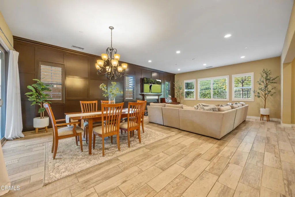 627 E Orange Blossom Way East