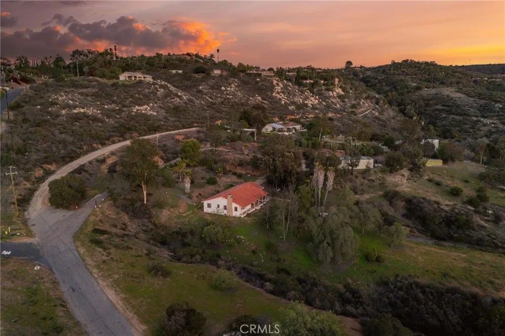 Photo of 31331 Rancho Amigos Rd, Bonsall, CA 92003 (MLS # SW25272004)