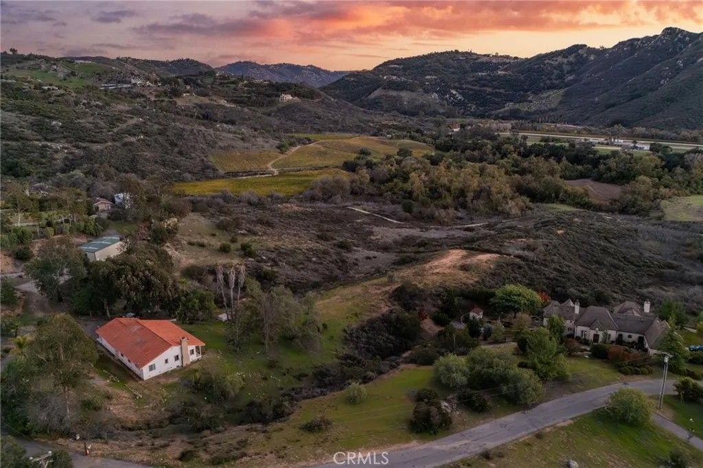 Photo of 31331 Rancho Amigos Rd, Bonsall, CA 92003 (MLS # SW25272004)