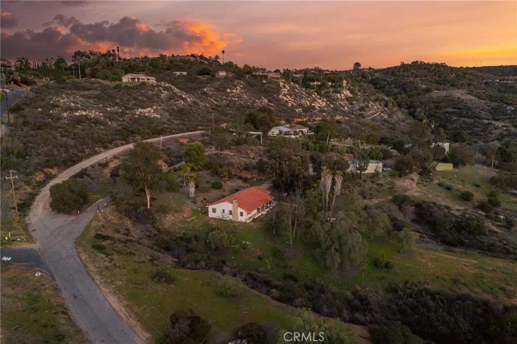 Photo of 31331 Rancho Amigos Rd, Bonsall, CA 92003 (MLS # SW25272004)