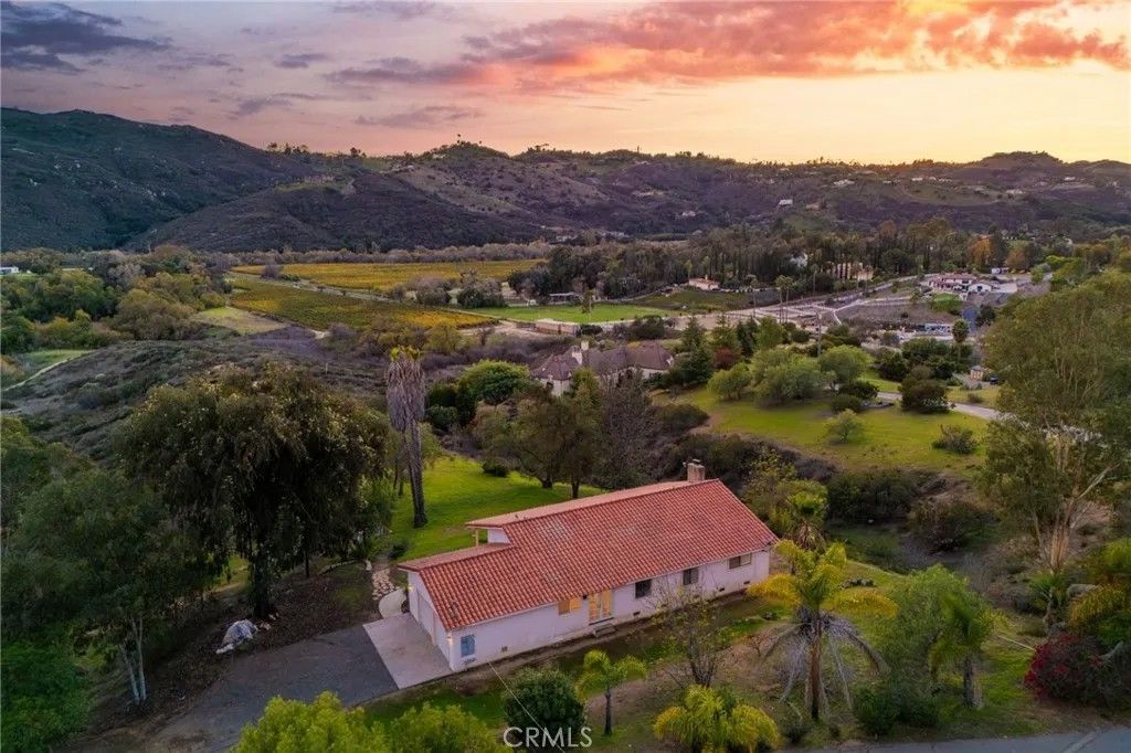 Photo of 31331 Rancho Amigos Rd, Bonsall, CA 92003 (MLS # SW25272004)