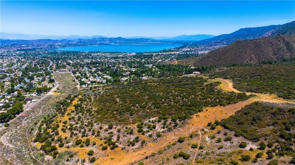 Photo of 0 Leach Canyon Rd, Lake Elsinore, CA 91770 (MLS # DW25215715)