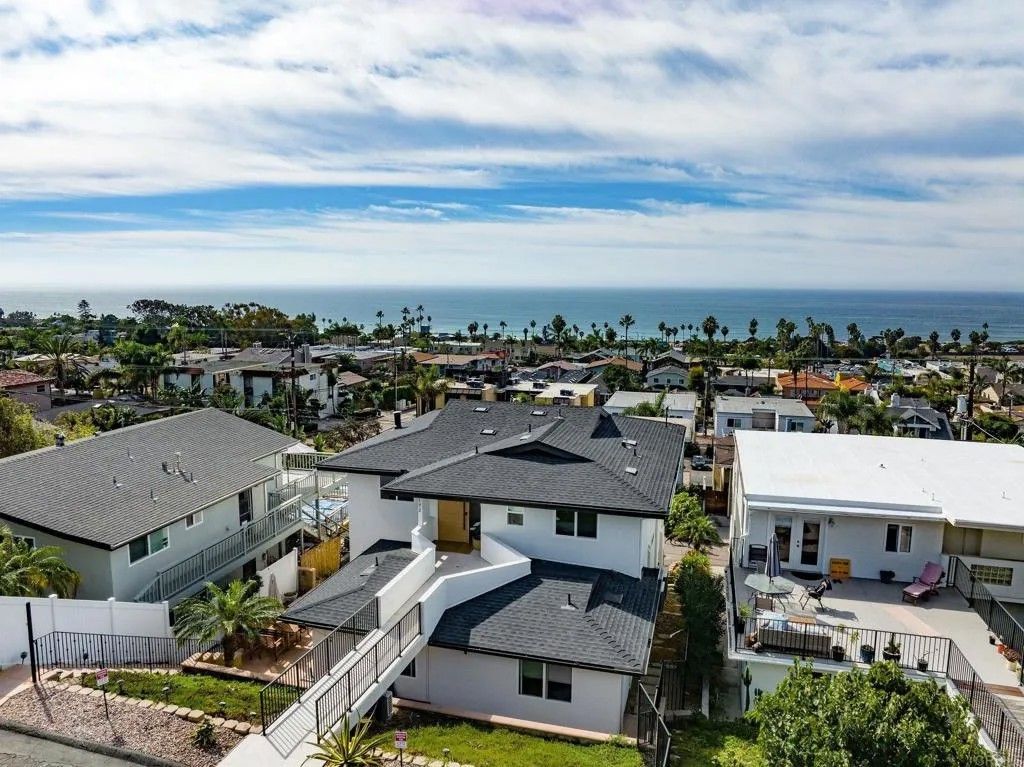 Photo of 2172 Oxford Avenue, Cardiff By The Sea, CA 92007 (MLS # NDP2210999)