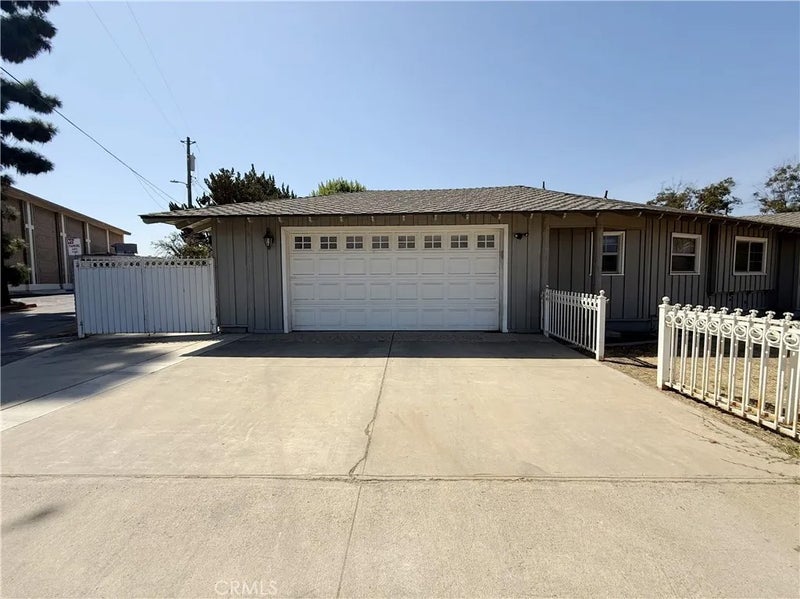 916 Oak Avenue