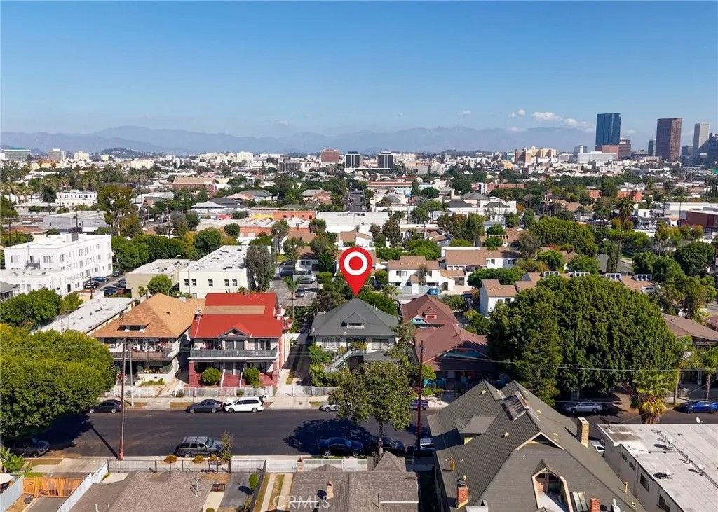 Photo of 1123 W 18th St, Los Angeles, CA 90015 (MLS # SB25266447)