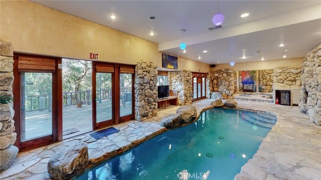 Photo of 1248 Rocky Road, Simi Valley, CA 93063 (MLS # LG25269693)