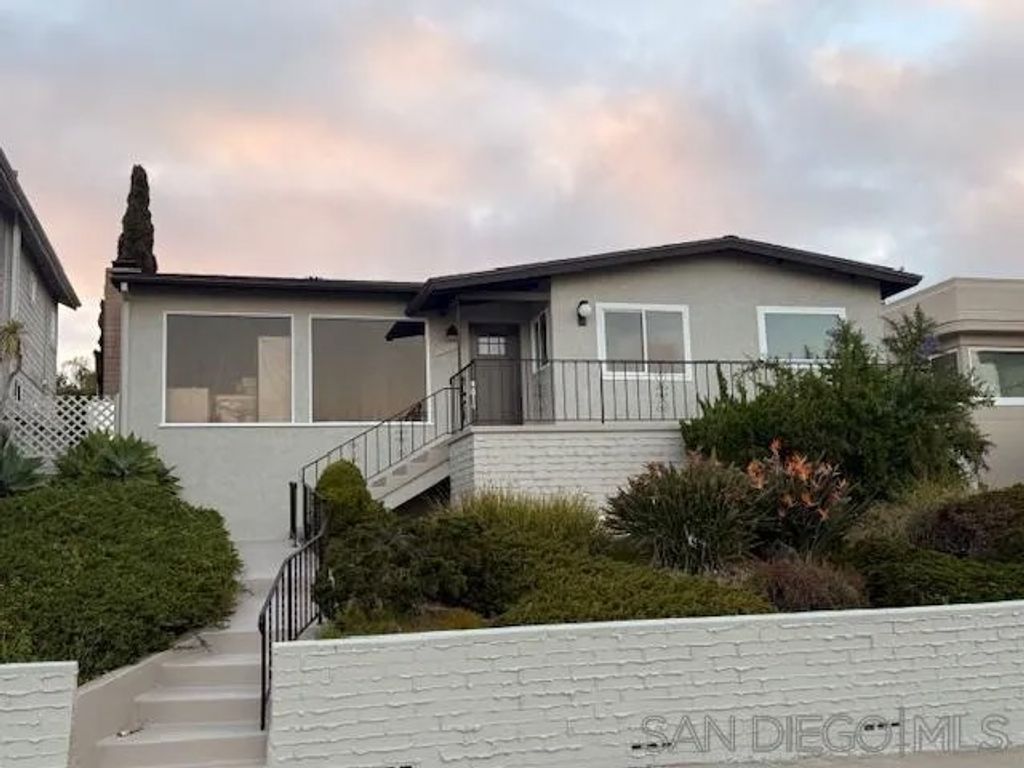 Photo of 1108 Akron St, San Diego, CA 92106 (MLS # 260007092)