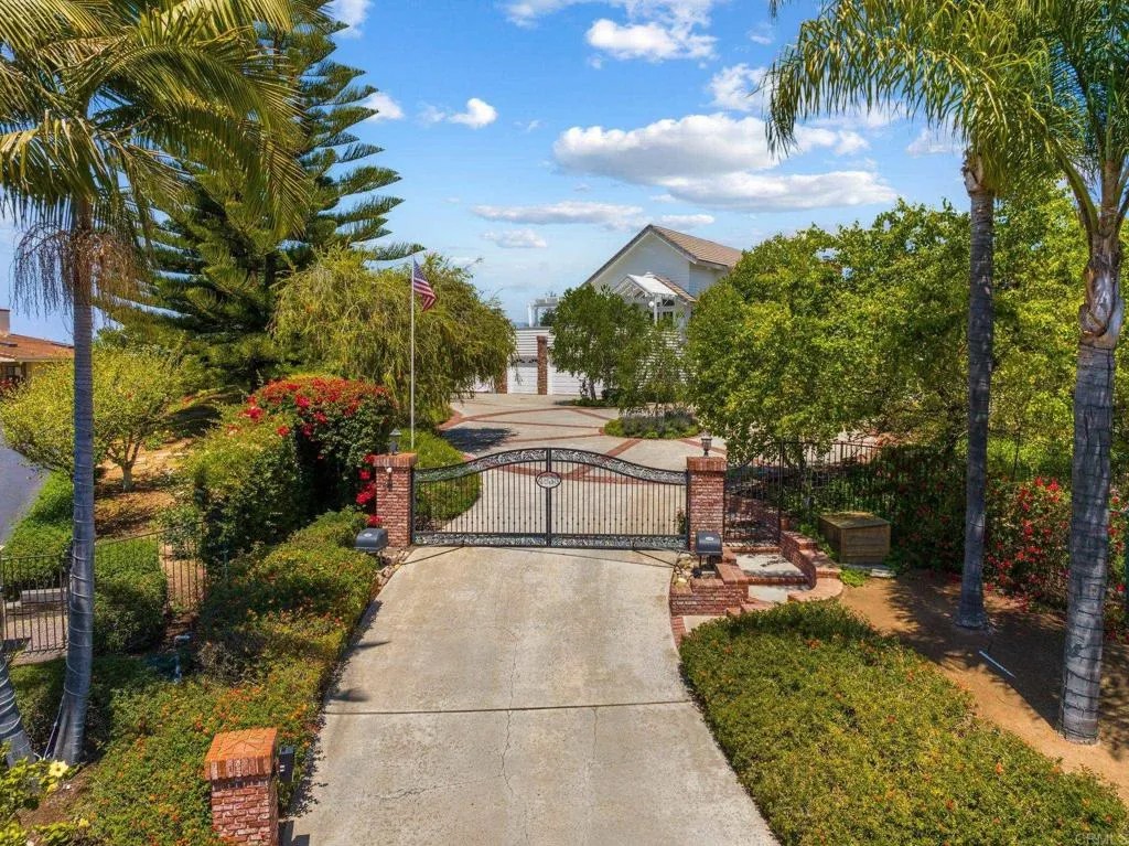 4938 San Jacinto Circle East