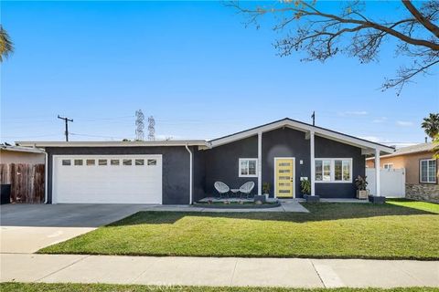 Photo of 10212 Pua Drive, Huntington Beach, CA 92646 (MLS # OC26021972)