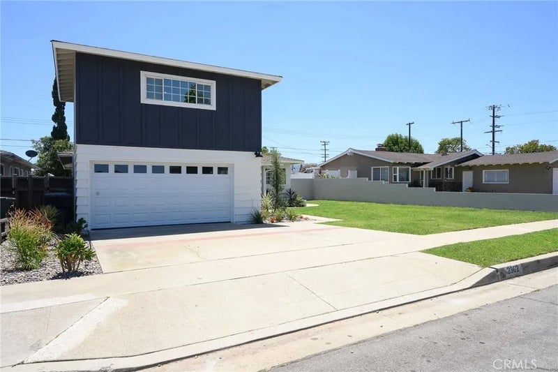 2362 W 234th