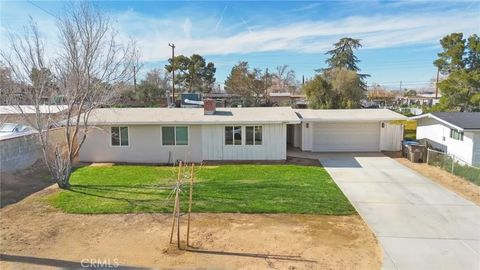Photo of 38871 Yucca Tree St, Palmdale, CA 93551 (MLS # DW26050965)