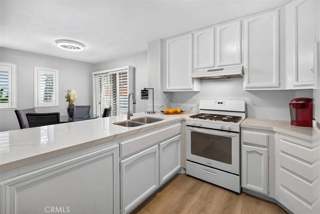 12972 Sycamore Village