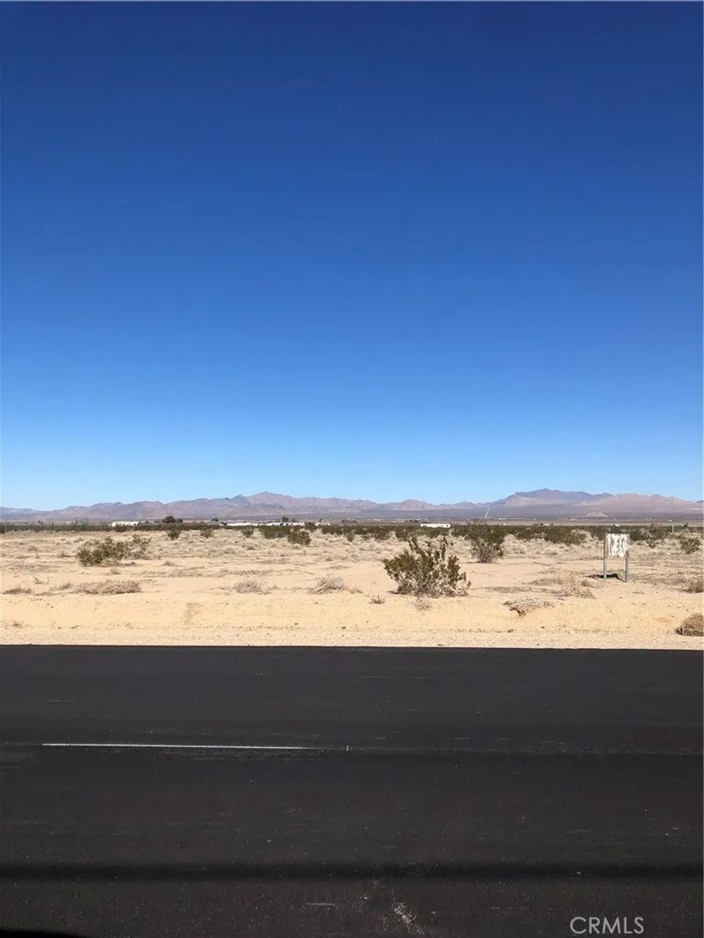 Photo of 36222 Rabbit Springs, Lucerne Valley, CA 92356 (MLS # HD25280501)