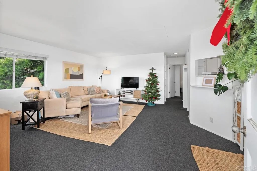 2319 Newcastle Avenue