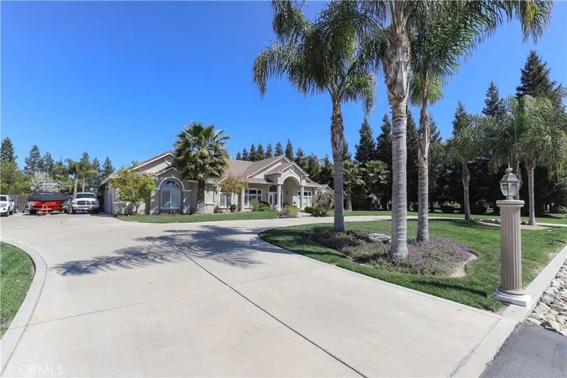 5268 Queen Elizabeth Drive
