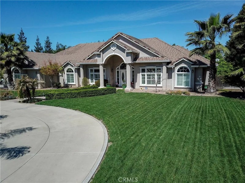 5268 Queen Elizabeth Drive