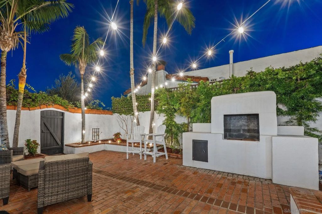 Photo of 2318 Plum St, San Diego, CA 92106 (MLS # 260003525)