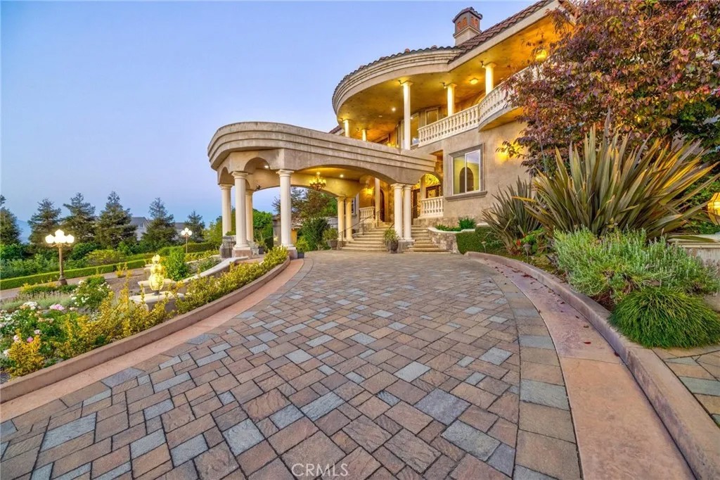 3388 Viewfield
