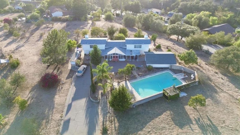 1701 Acacia Lane