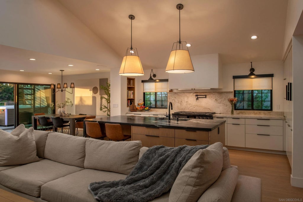 Photo of 5876 Highplace Dr, San Diego, CA 92120 (MLS # 260024927)